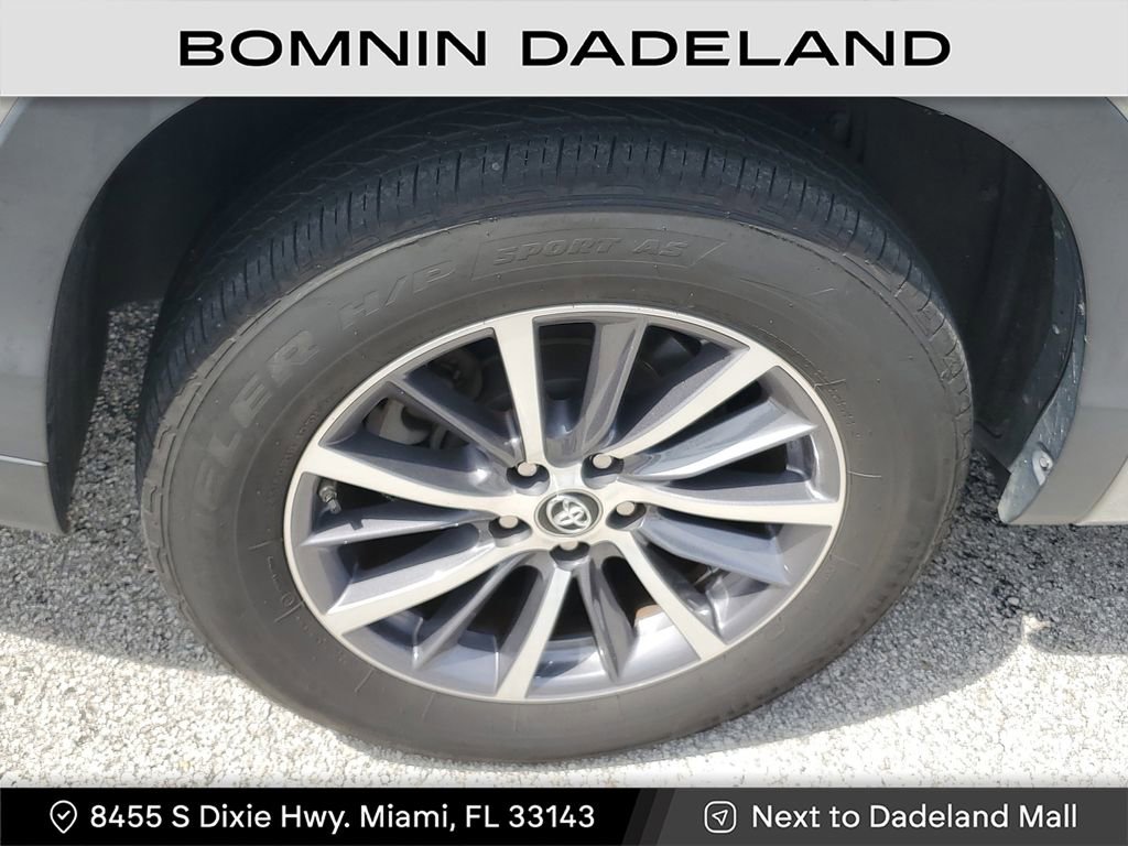 Used 2017 Toyota Highlander SE image 5