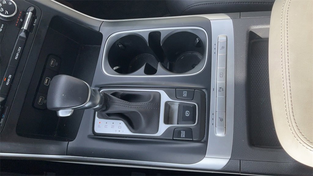 Used 2024 Kia Carnival LX image 24