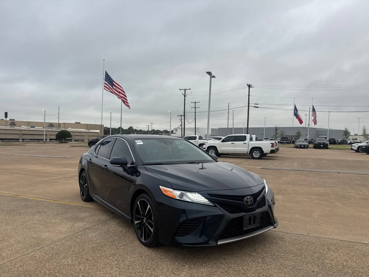 Used 2020 Toyota Camry XSE FWD video 1