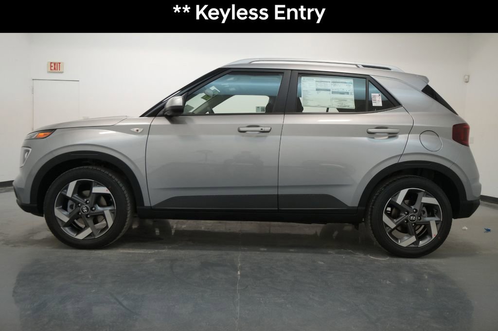 New 2025 Hyundai Venue SEL image 6