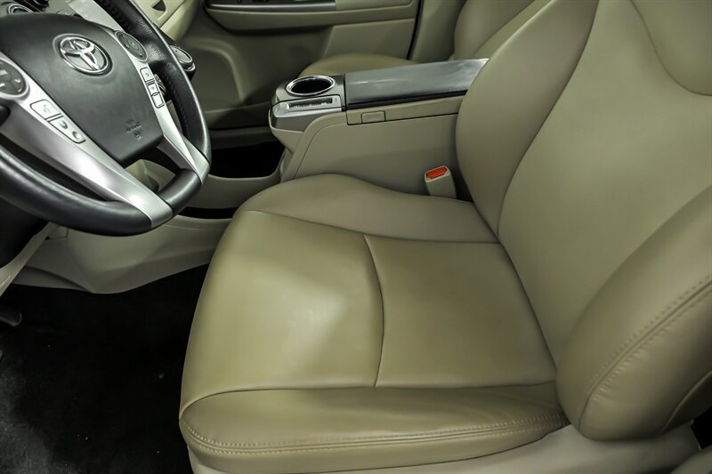 Used 2017 Toyota Prius V Four FWD image 15