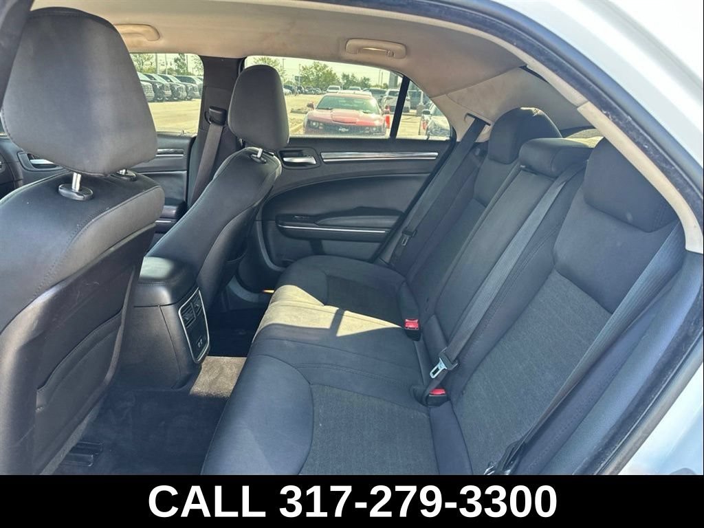 Used 2018 Chrysler 300 Touring w/ Chrome Appearance Package RWD image 28