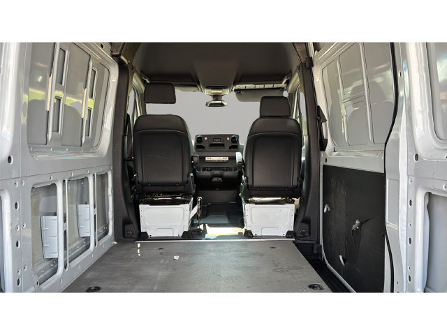 Used 2025 Mercedes-Benz Sprinter 2500 image 35