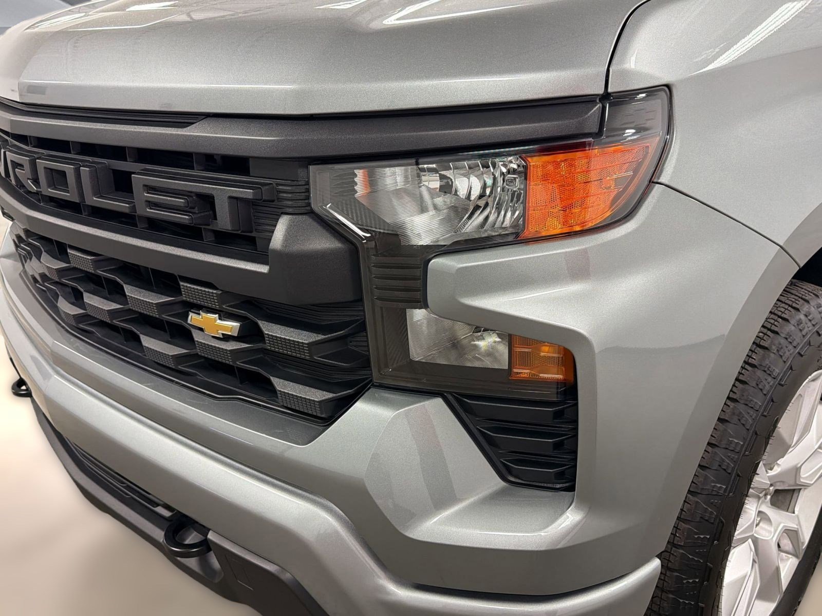 Used 2025 Chevrolet Silverado 1500 Custom AWD/4WD image 9