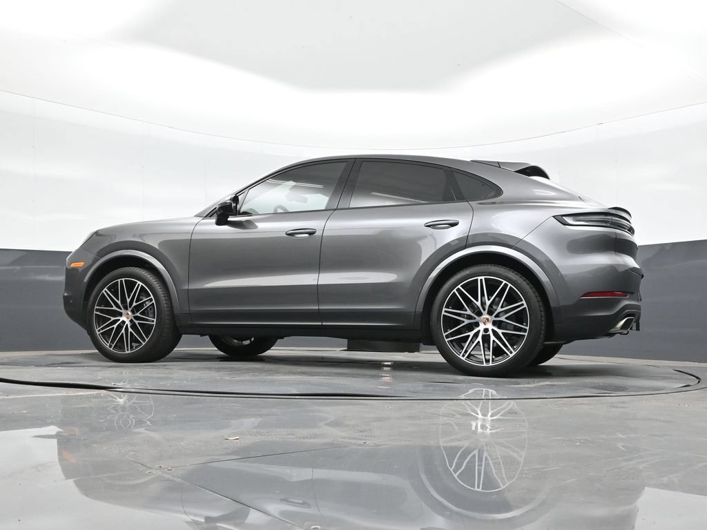 Certified 2025 Porsche Cayenne Coupe AWD/4WD image 35