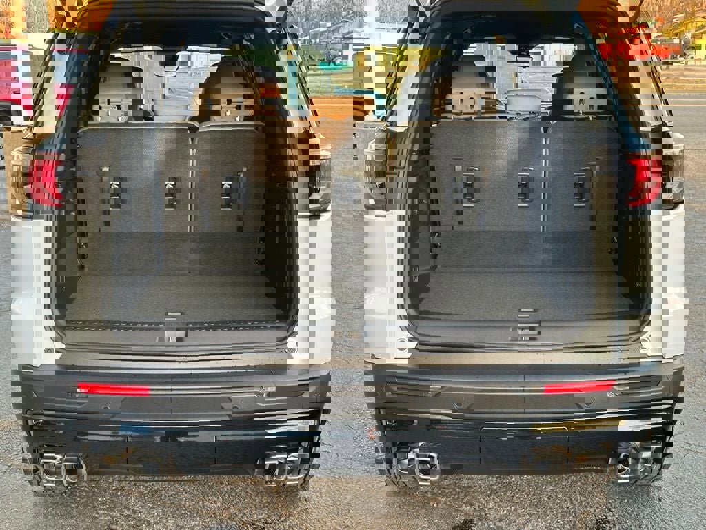 New 2026 GMC Acadia Elevation w/ Black Edition image 8