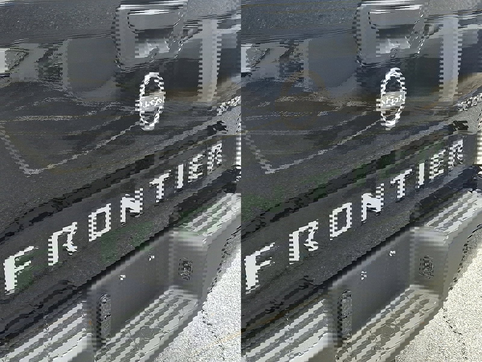 Used 2024 Nissan Frontier SV w/ Tow Package image 31