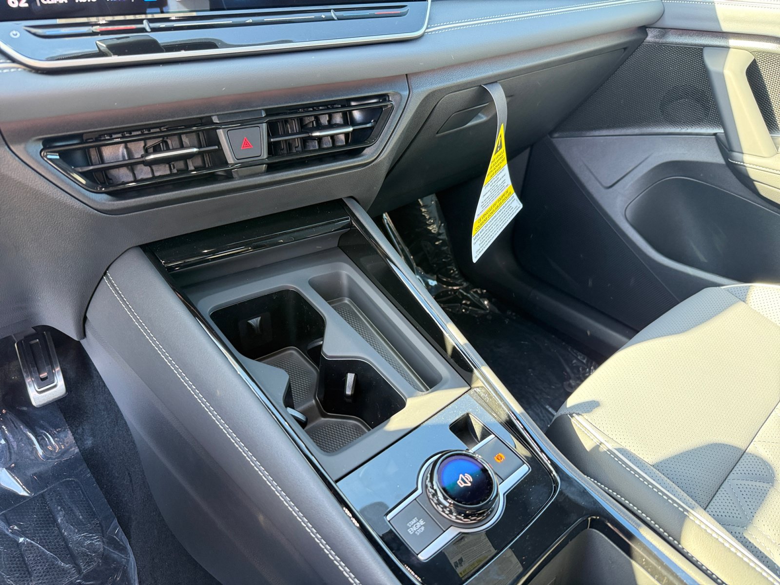 New 2026 Volkswagen Tiguan SEL R-Line AWD/4WD image 13