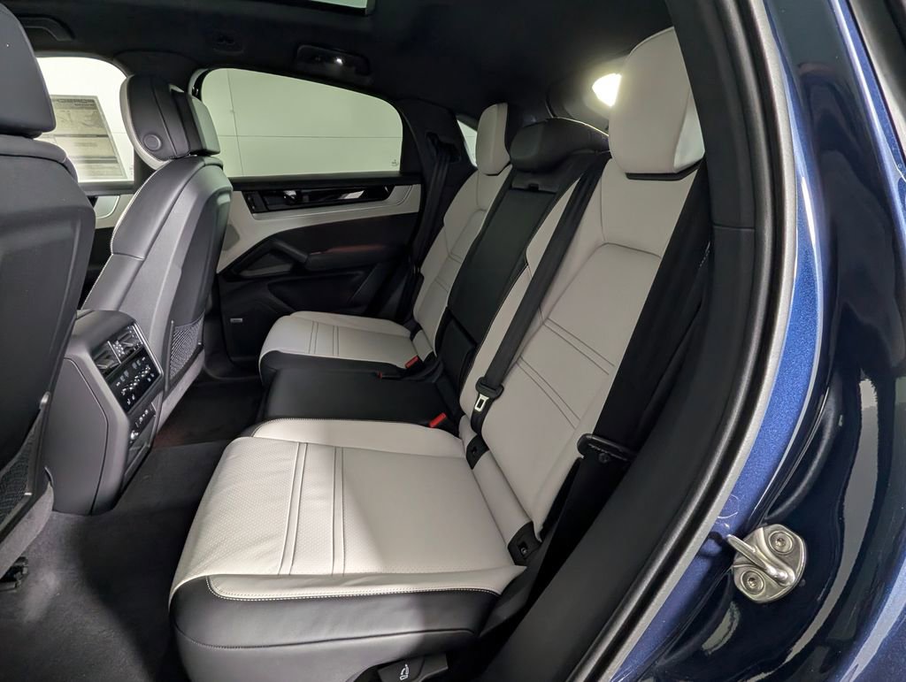 New 2026 Porsche Cayenne Coupe image 24