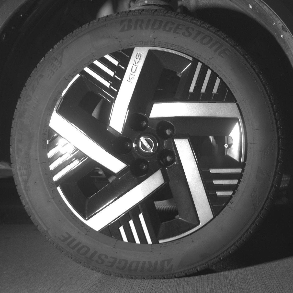 Used 2025 Nissan Kicks SV image 13