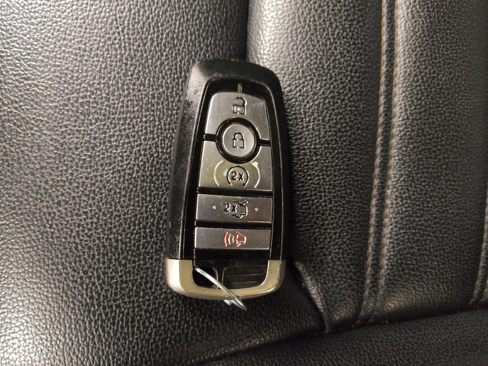 Used 2020 Ford Fusion SEL FWD image 32