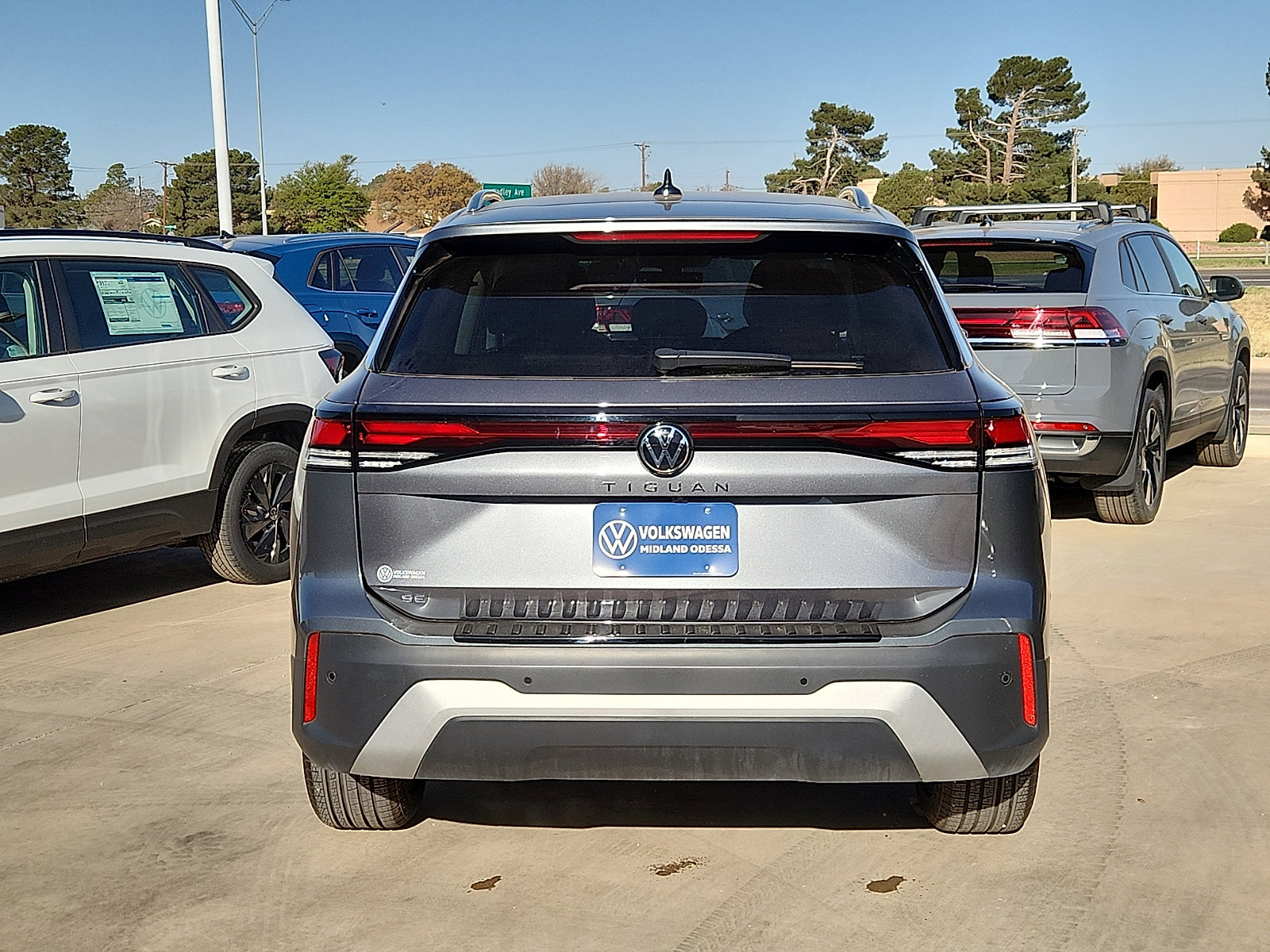 Certified 2025 Volkswagen Tiguan SE image 6