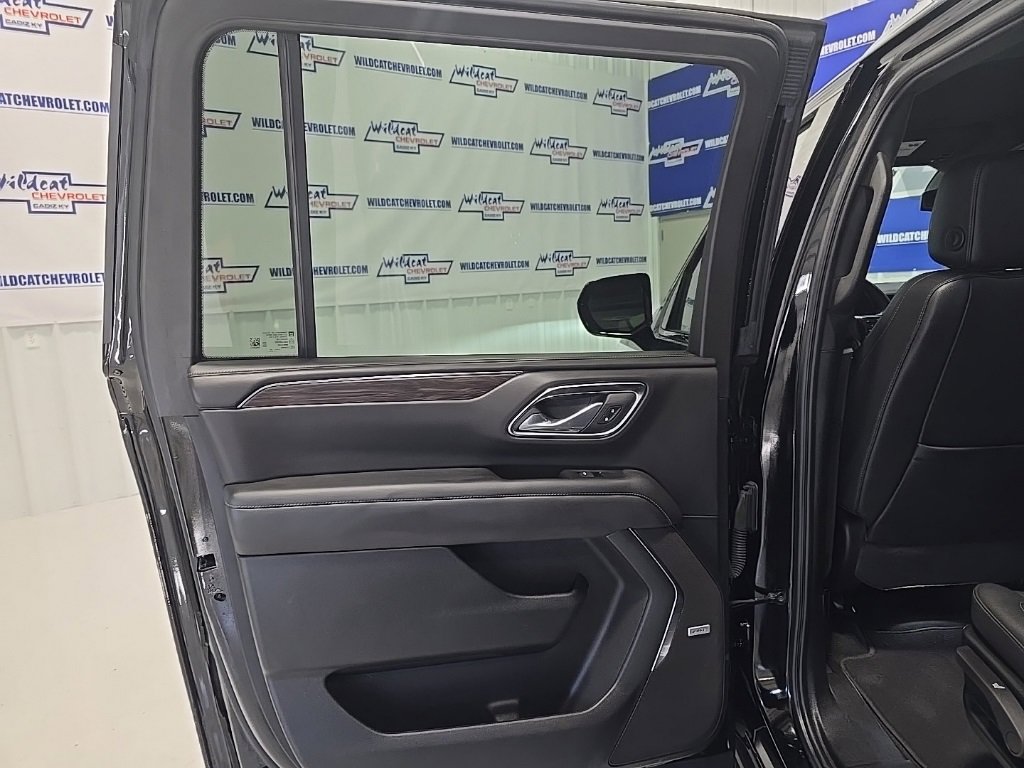 Used 2024 Chevrolet Suburban LT image 19