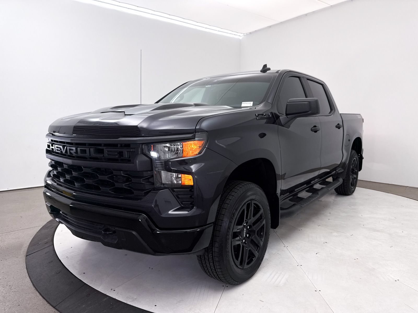 Used 2024 Chevrolet Silverado 1500 Custom Trail Boss w/ Turbomax Blackout Package AWD/4WD image 12