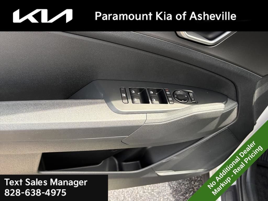 New 2026 Kia Sportage LX w/ LX Convenience Package AWD/4WD image 25
