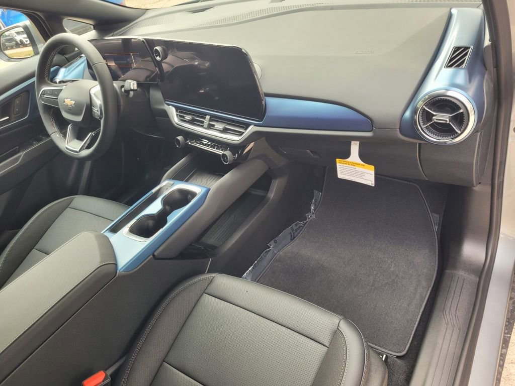 New 2026 Chevrolet Equinox EV LT FWD image 15