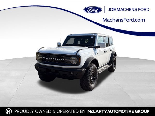 New 2026 Ford Bronco Outer Banks w/ Sasquatch Package