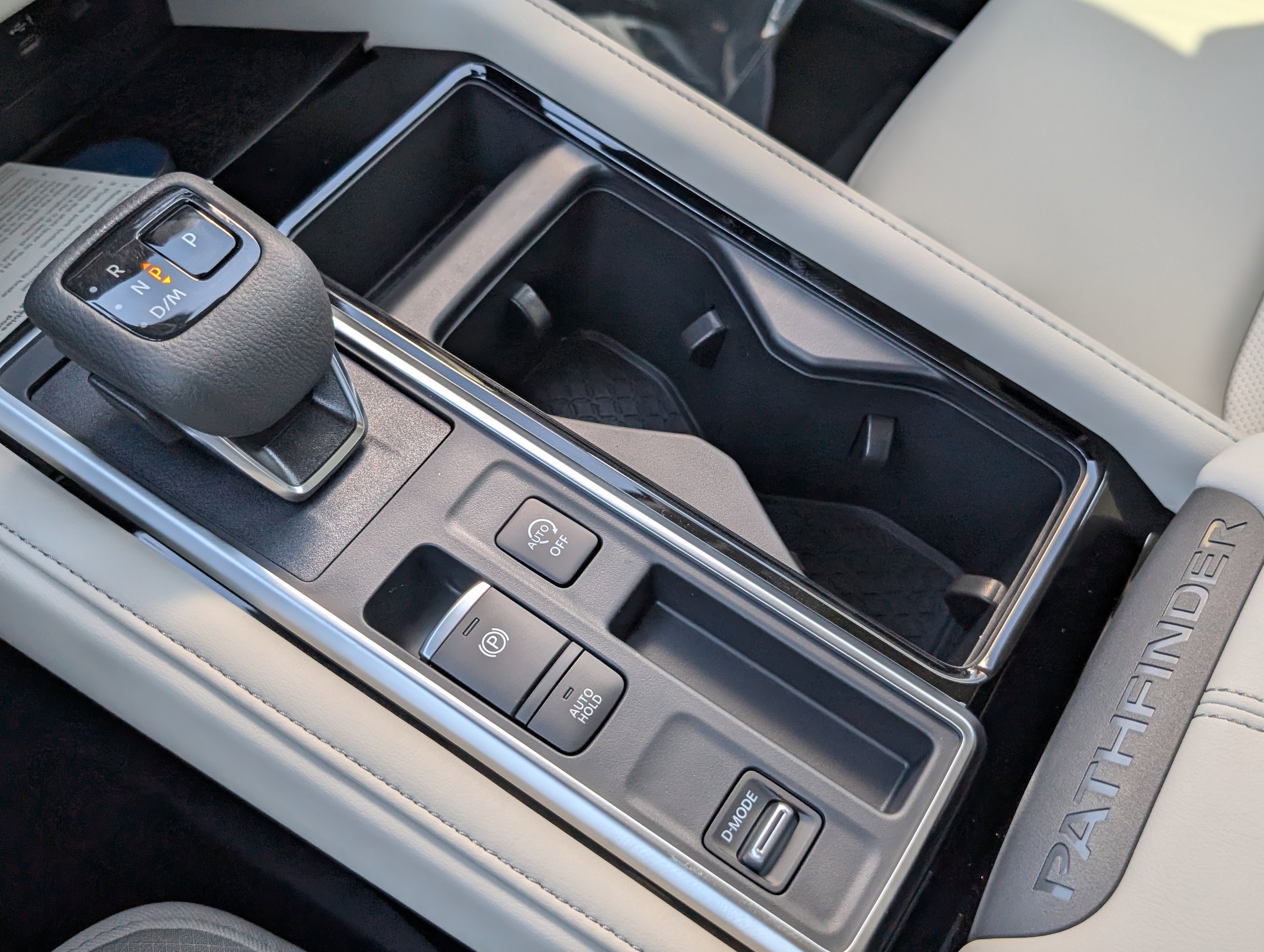 New 2026 Nissan Pathfinder SL FWD image 17