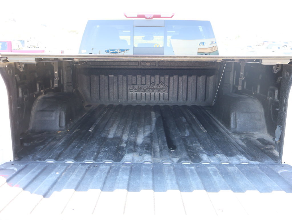 Used 2022 Chevrolet Silverado 1500 High Country w/ Technology Package AWD/4WD image 14