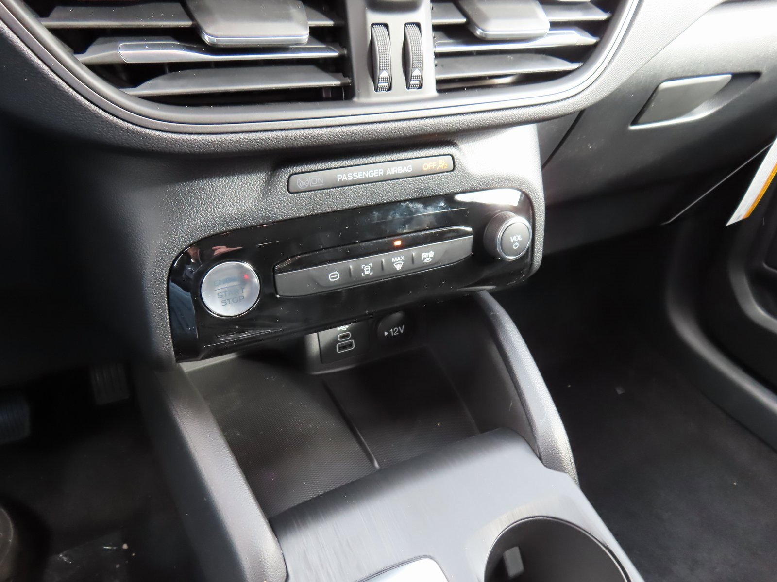 New 2026 Ford Escape SE image 13