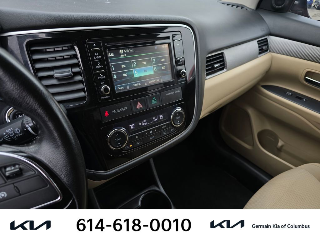 Used 2016 Mitsubishi Outlander SE image 24