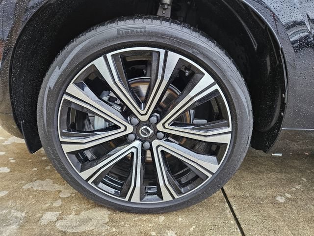 Certified 2023 Volvo XC60 B5 Ultimate w/ Protection Package Premier AWD/4WD image 9