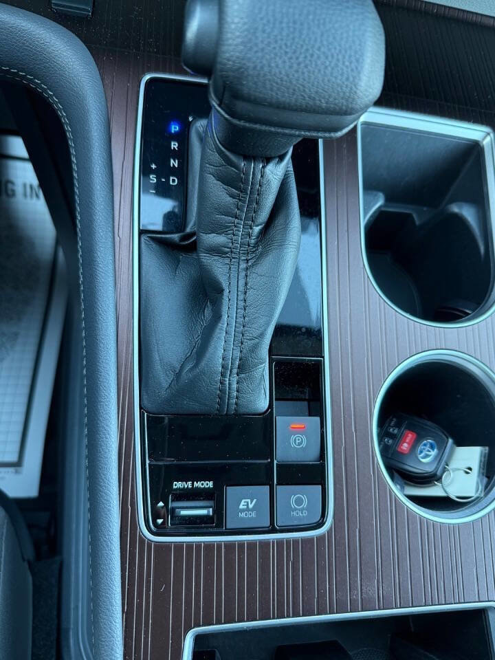 Used 2021 Toyota Sienna LE image 21