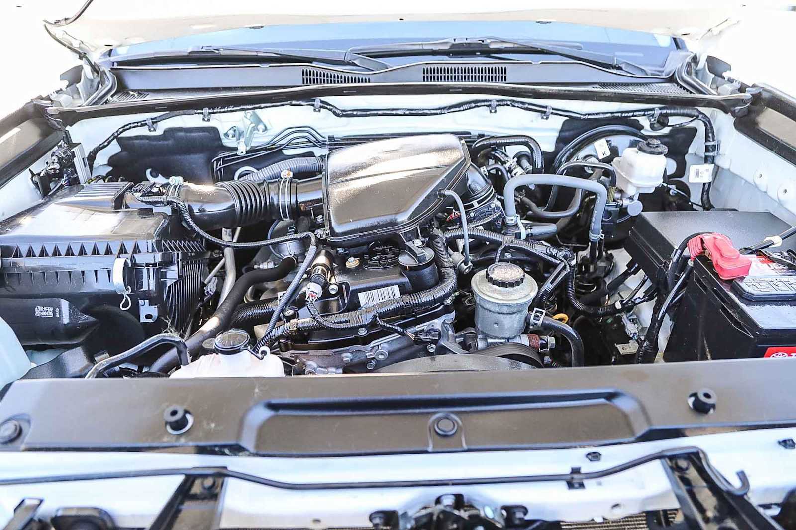 Certified 2018 Toyota Tacoma SR image 31