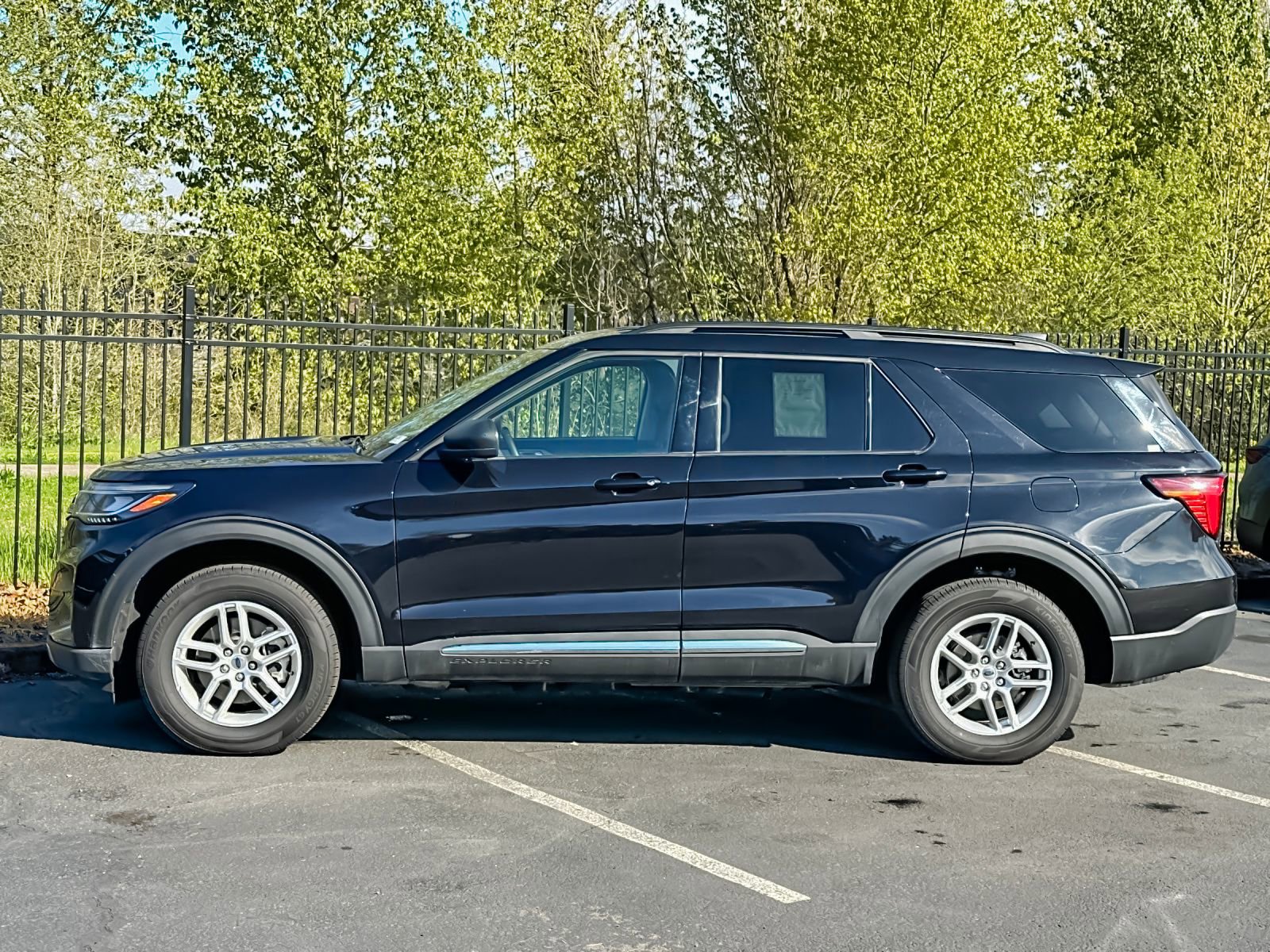 Used 2025 Ford Explorer Active image 6