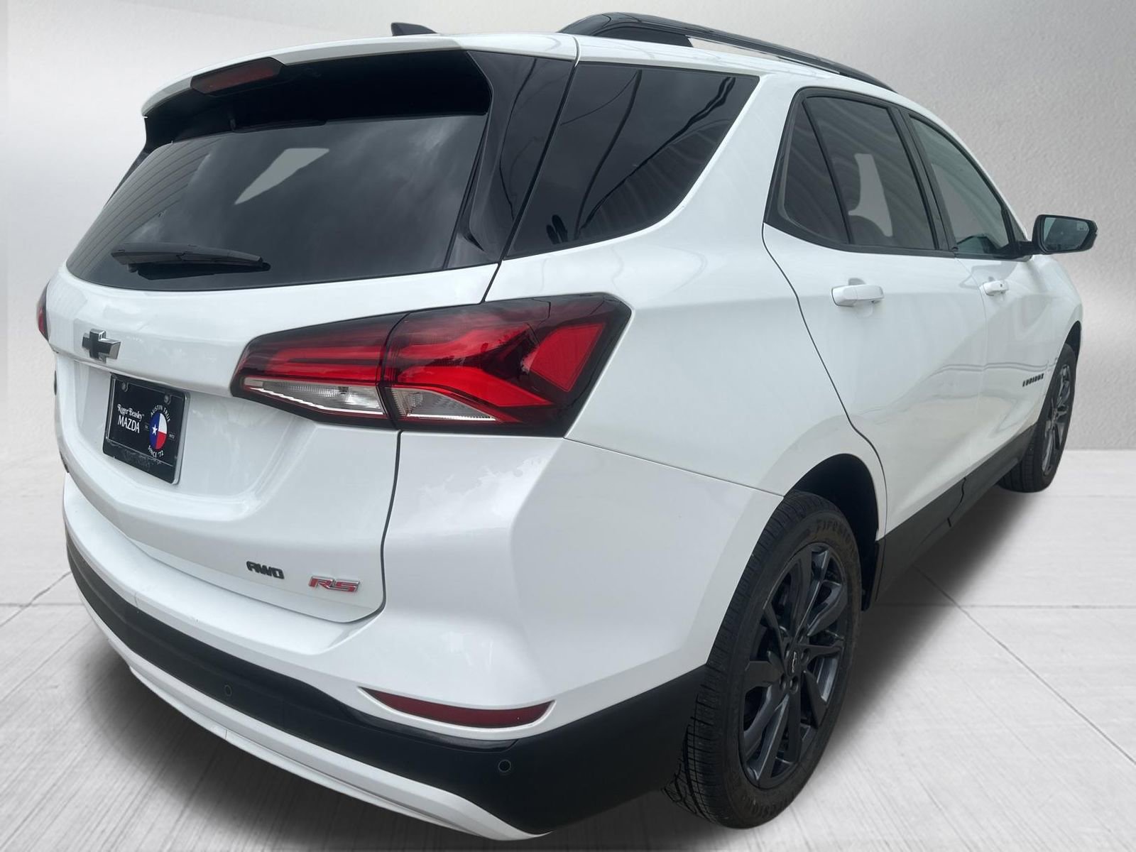 Used 2024 Chevrolet Equinox RS w/ RS Leather Package image 9