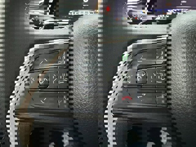 Used 2023 Jeep Grand Cherokee L Laredo image 14