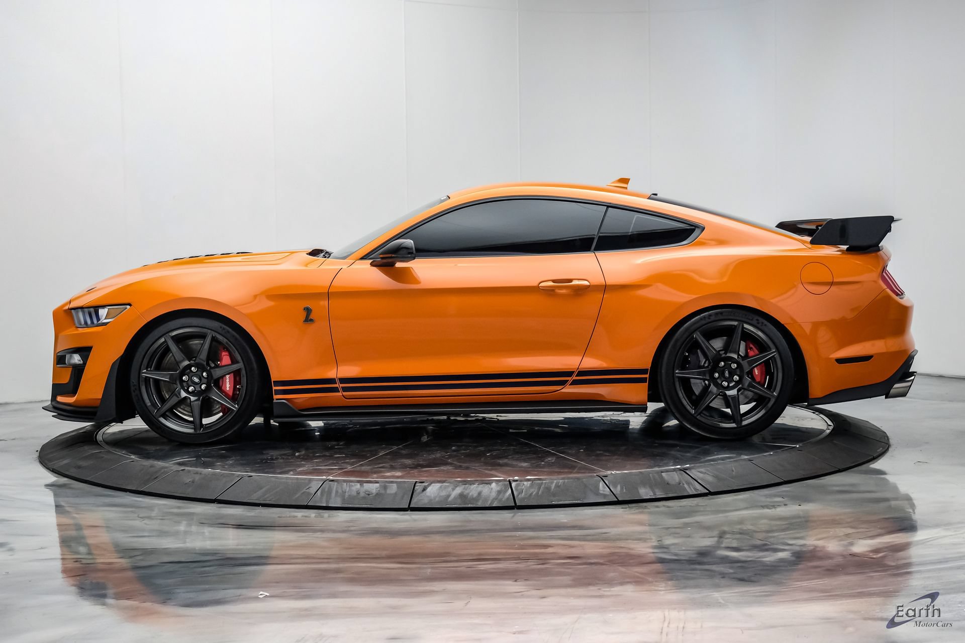 Used 2020 Ford Mustang Shelby GT500 w/ Carbon Fiber Track Pack RWD image 8