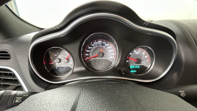 Used 2012 Dodge Avenger SE FWD image 17