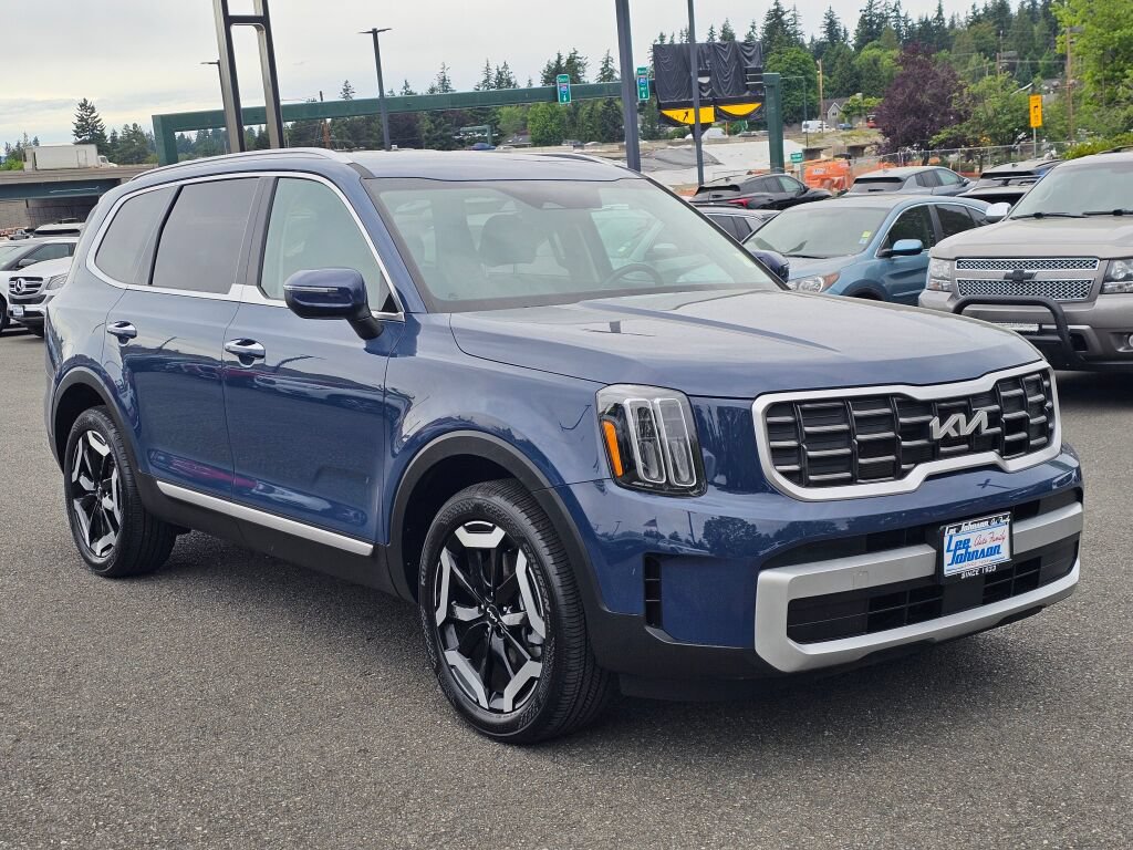 Certified 2024 Kia Telluride S FWD image 3