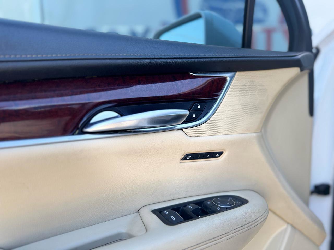 Used 2018 Cadillac XT5 Luxury w/ Driver Awareness Package image 34