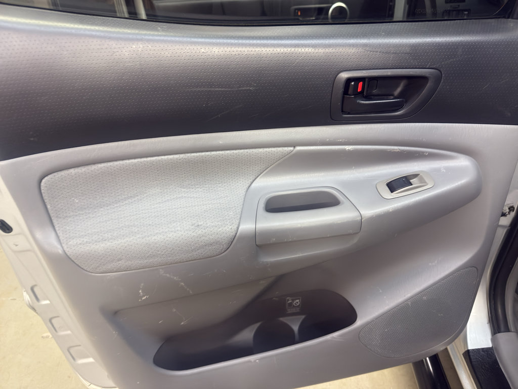 Used 2006 Toyota Tacoma PreRunner w/ TRD Sport Pkg #3 RWD image 26