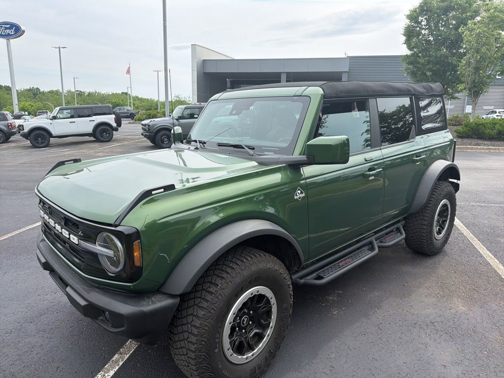 Used 2023 Ford Bronco Outer Banks w/ Sasquatch Package AWD/4WD image 3