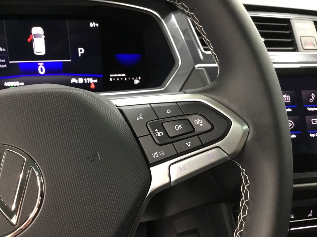 Used 2022 Volkswagen Tiguan SE AWD/4WD image 16