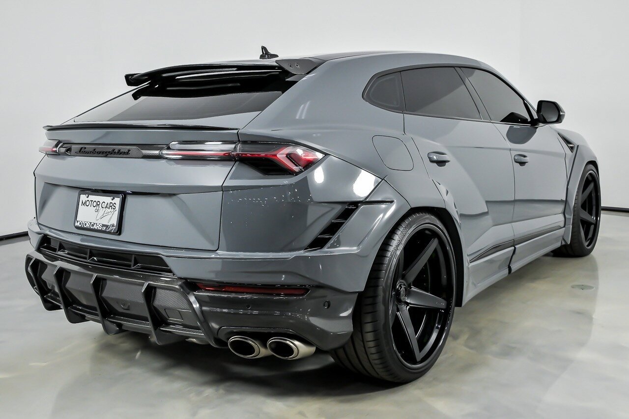 Used 2024 Lamborghini Urus Performante AWD/4WD image 12