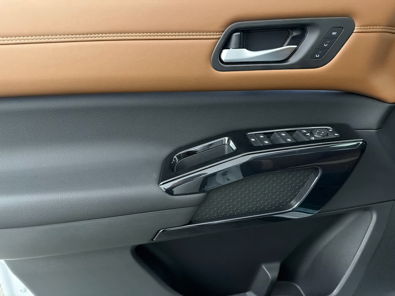 New 2026 Nissan Pathfinder Platinum w/ Cargo Package image 23