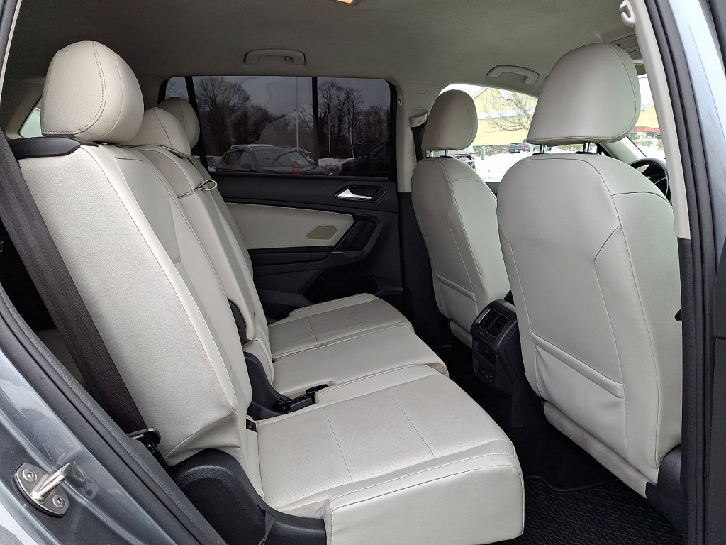 Used 2018 Volkswagen Tiguan SE w/ Front Fog Lights Package image 11