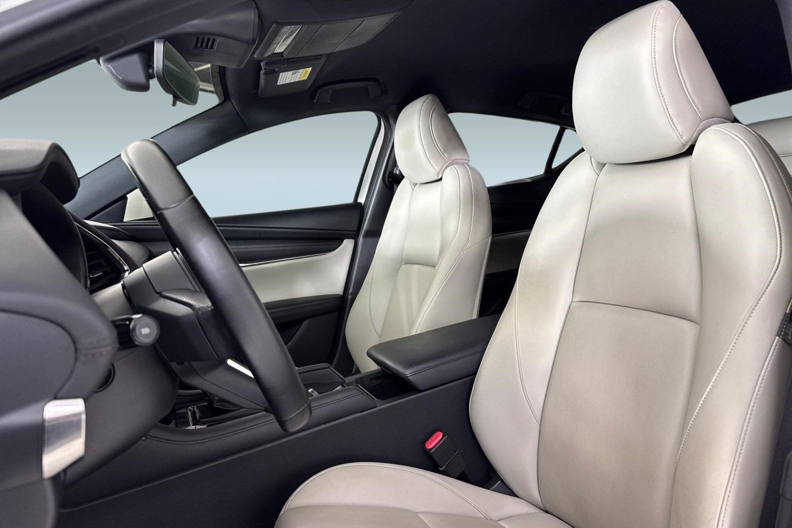 Used 2019 MAZDA MAZDA3 Hatchback FWD image 5