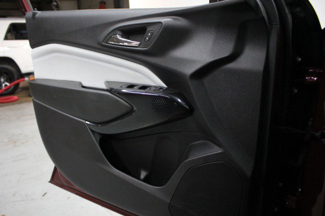 Used 2025 Chevrolet Trax LT w/ LT Convenience Package FWD image 19