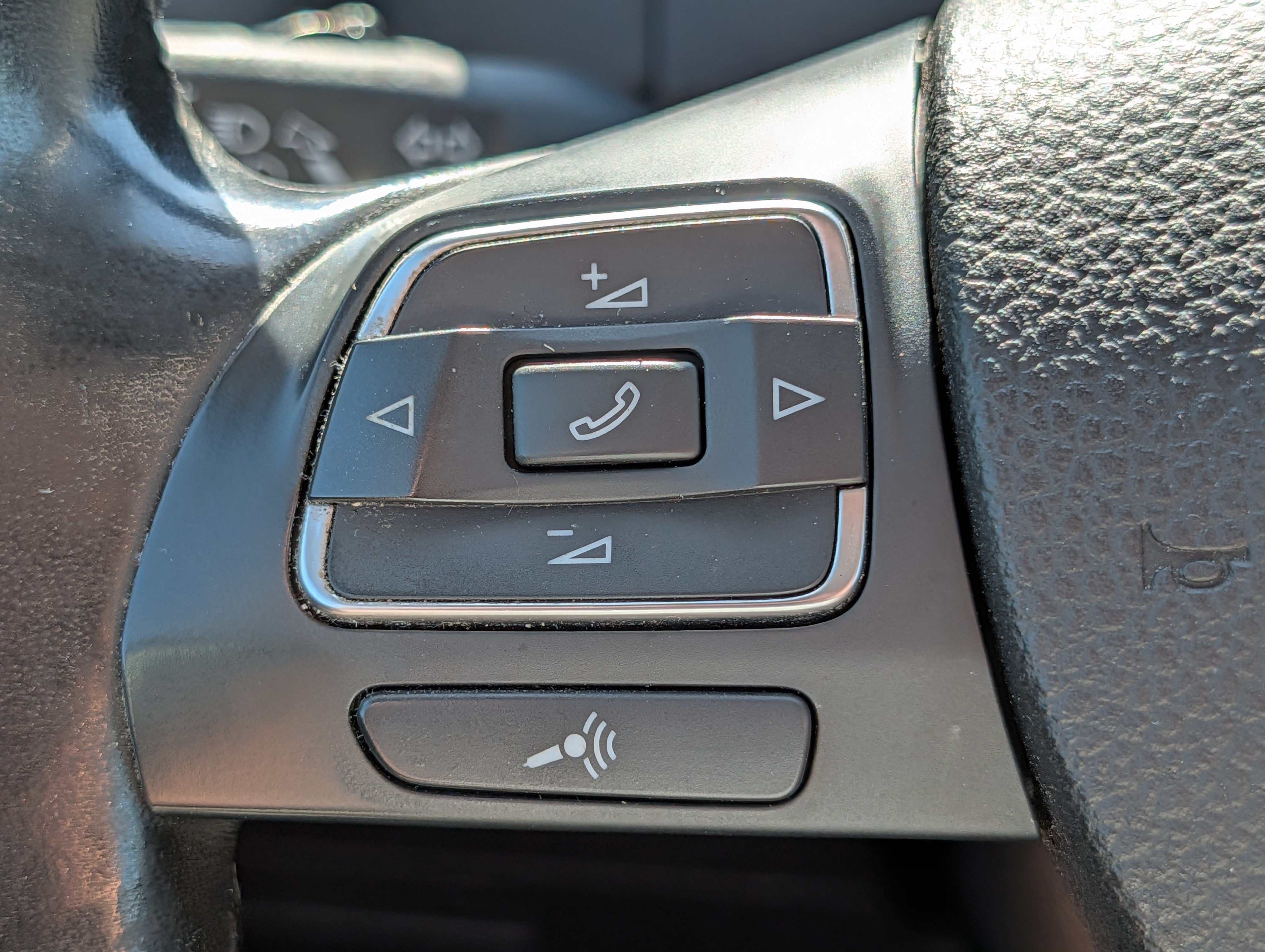 Used 2014 Volkswagen Tiguan S AWD/4WD image 31