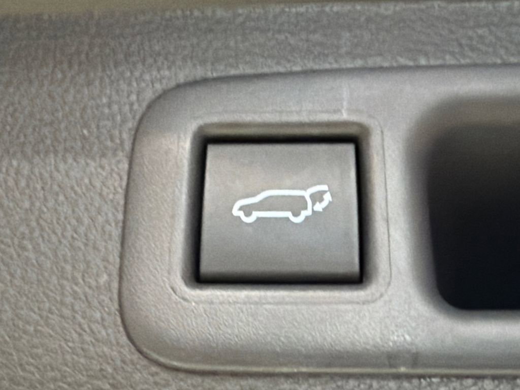 Used 2025 Toyota Highlander XLE AWD/4WD image 20