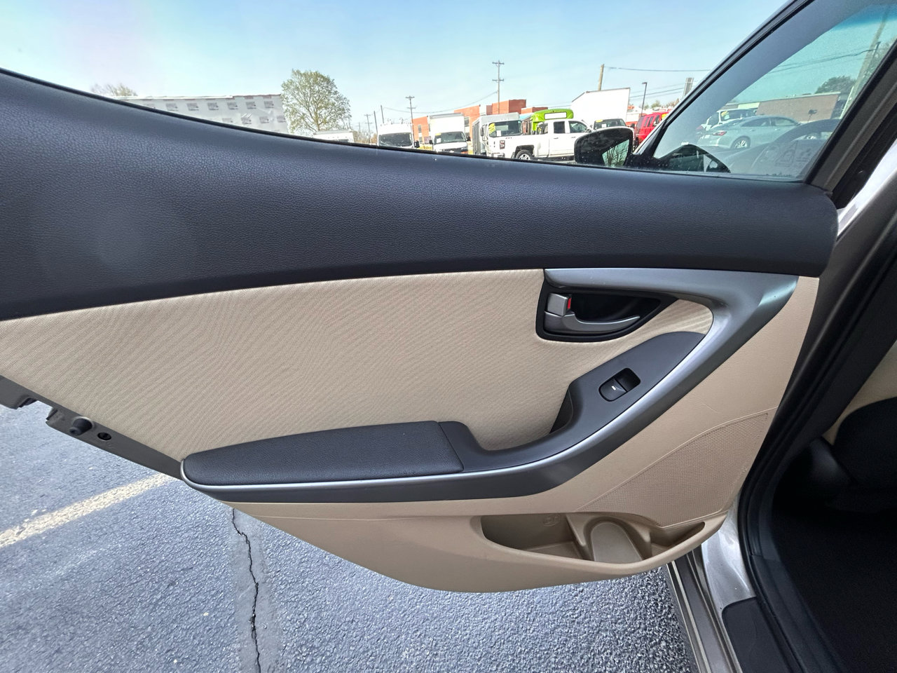 Used 2013 Hyundai Elantra GLS w/ Preferred Pkg image 14