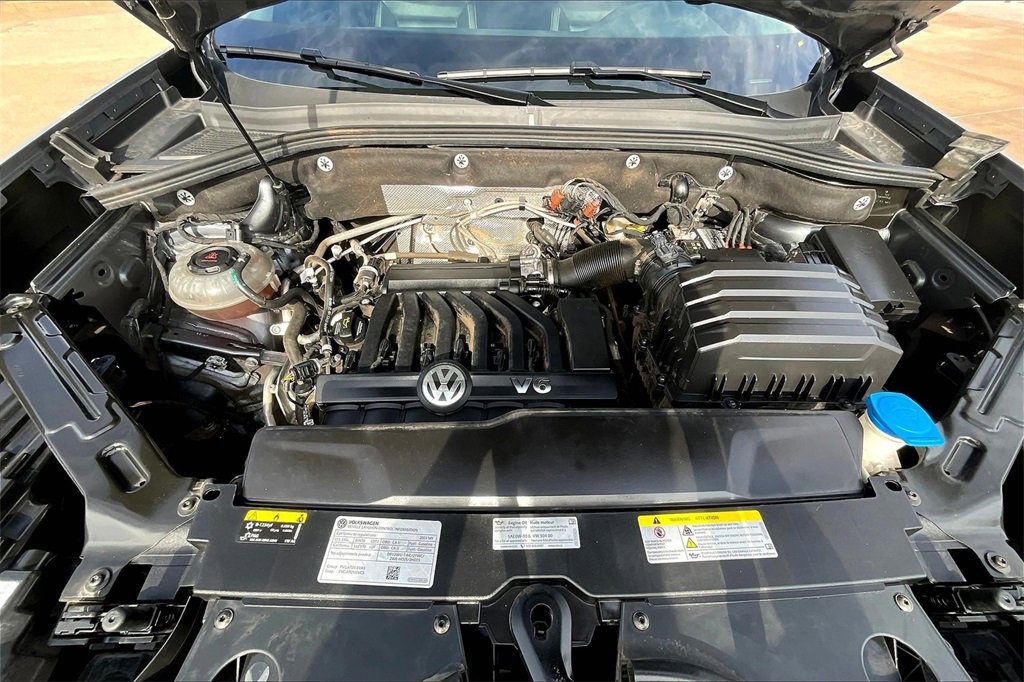 Used 2023 Volkswagen Atlas SEL R-Line image 9