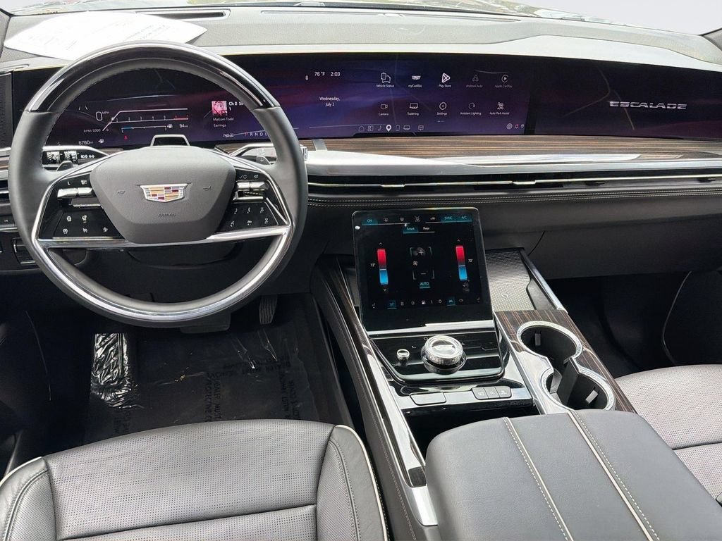 Certified 2026 Cadillac Escalade ESV Luxury AWD/4WD image 7