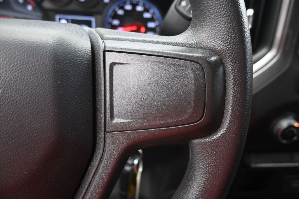 Used 2020 Chevrolet Silverado 1500 Custom w/ Custom Value Package RWD image 6