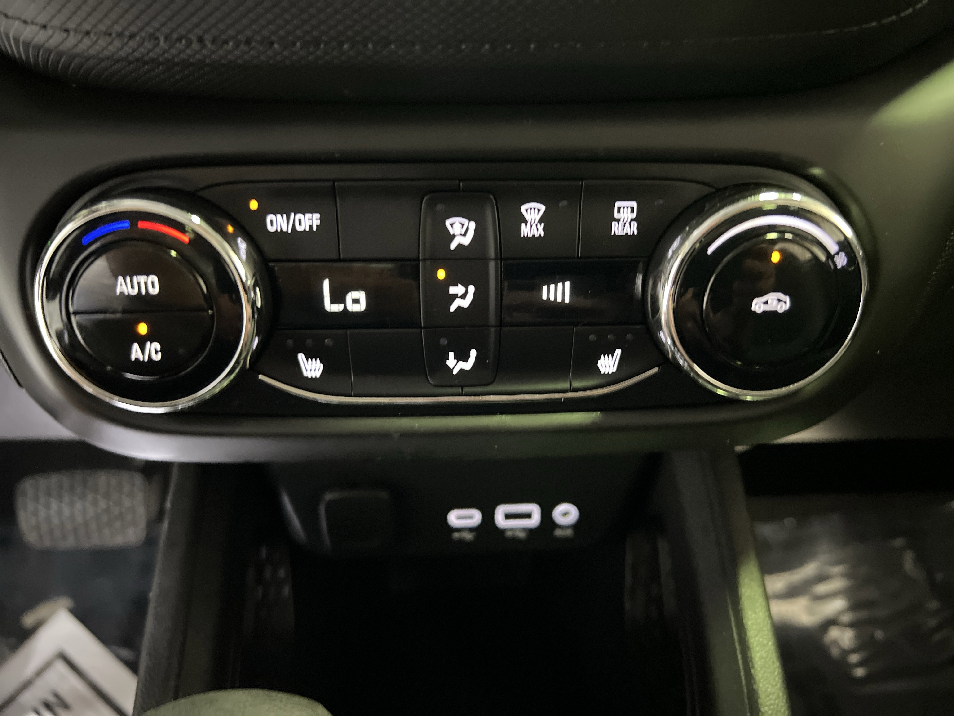 Used 2023 Chevrolet TrailBlazer LT w/ Convenience Package FWD image 20